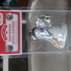 Holiday Time Snowman with lantern
